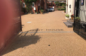 A visually striking Resin bound stone driveway and car park for a b&b in Leicestershire.