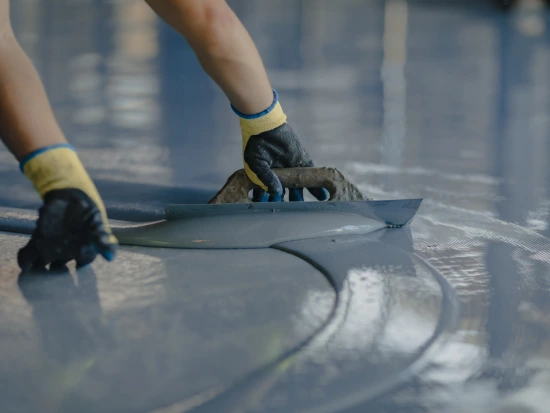 Applying floor resin